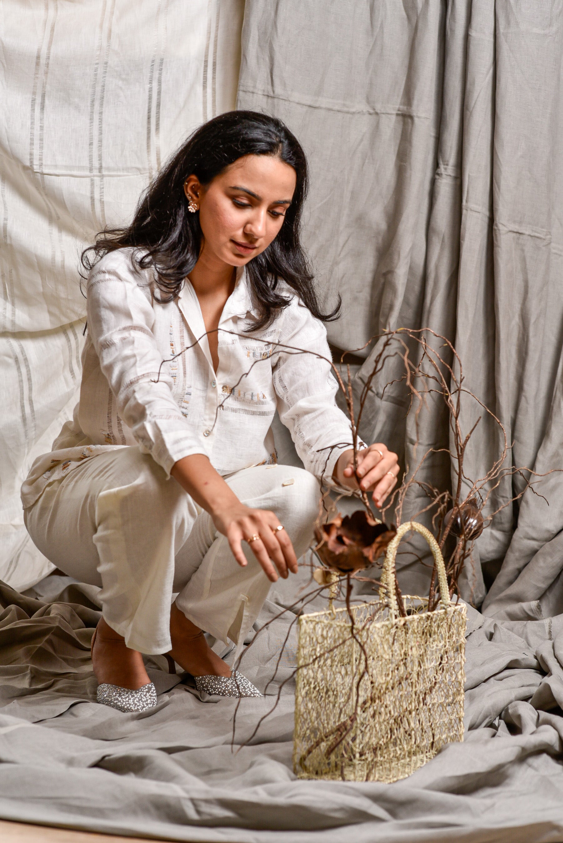 Ivory Lattice with Mesh Co-Ord Set